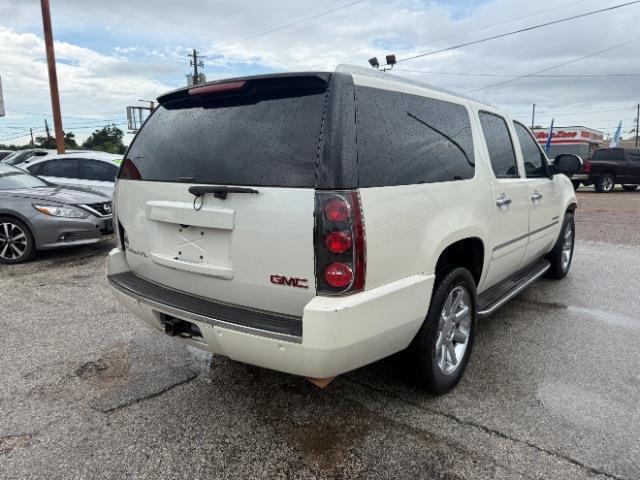 GMC Yukon Denali  2011