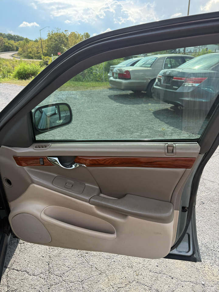 Cadillac DeVille Sedan 2005 Cadillac DeVille Sedan 2005