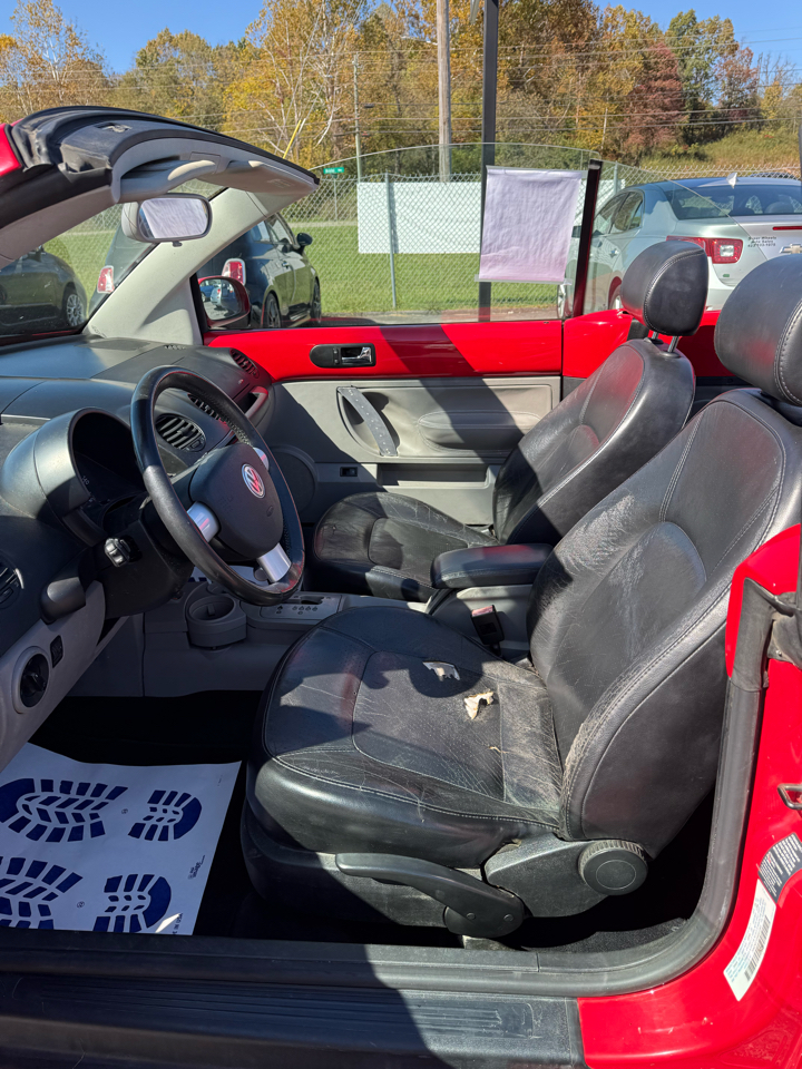 Volkswagen New Beetle GLS 2.0L Convertible 2004 Volkswagen New Beetle GLS 2.0L Convertible 2004
