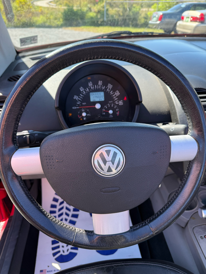 Volkswagen New Beetle GLS 2.0L Convertible 2004 Volkswagen New Beetle GLS 2.0L Convertible 2004