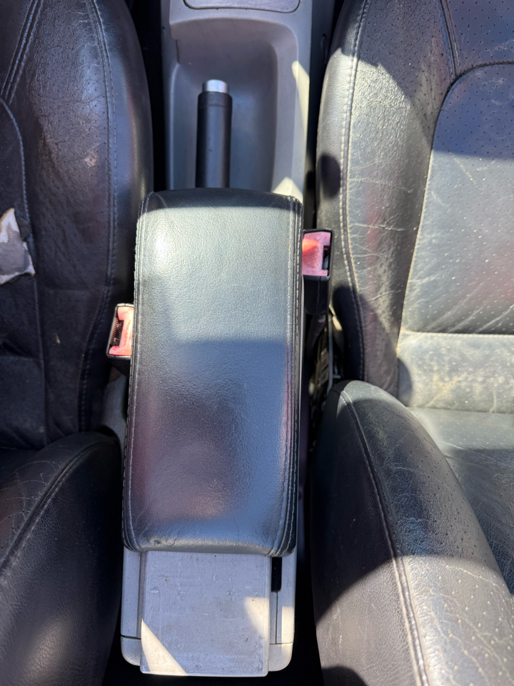 Volkswagen New Beetle GLS 2.0L Convertible 2004 Volkswagen New Beetle GLS 2.0L Convertible 2004