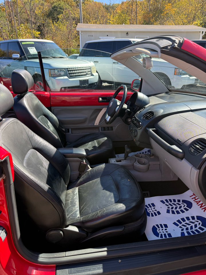 Volkswagen New Beetle GLS 2.0L Convertible 2004 Volkswagen New Beetle GLS 2.0L Convertible 2004