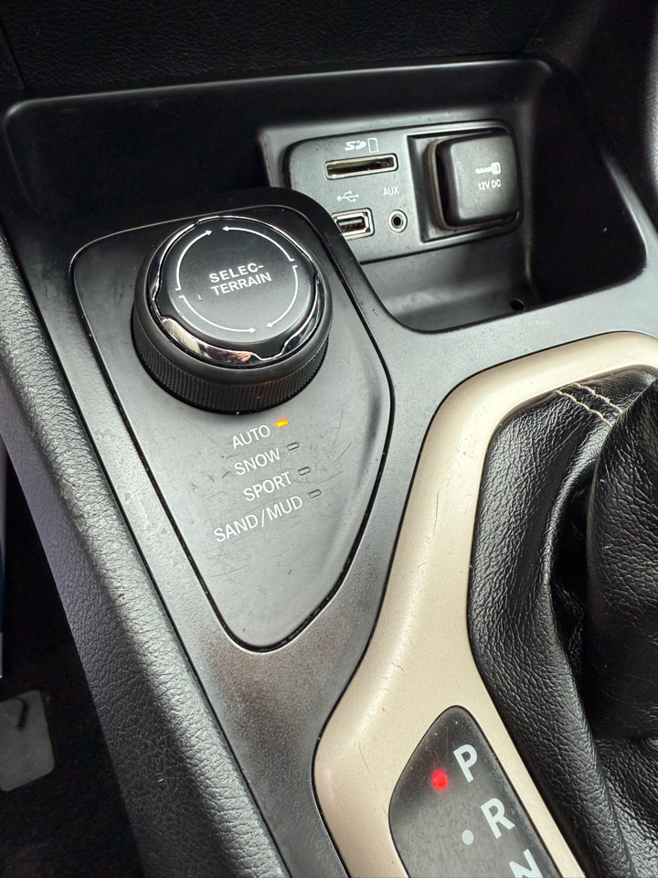 Jeep Cherokee Latitude 4WD 2015