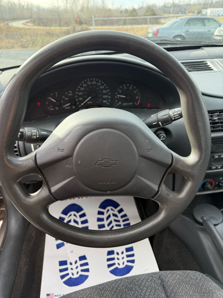 Chevrolet Cavalier LS Sedan 2004