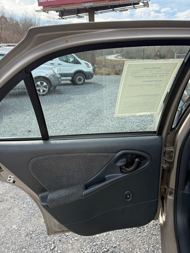 Chevrolet Cavalier LS Sedan 2004