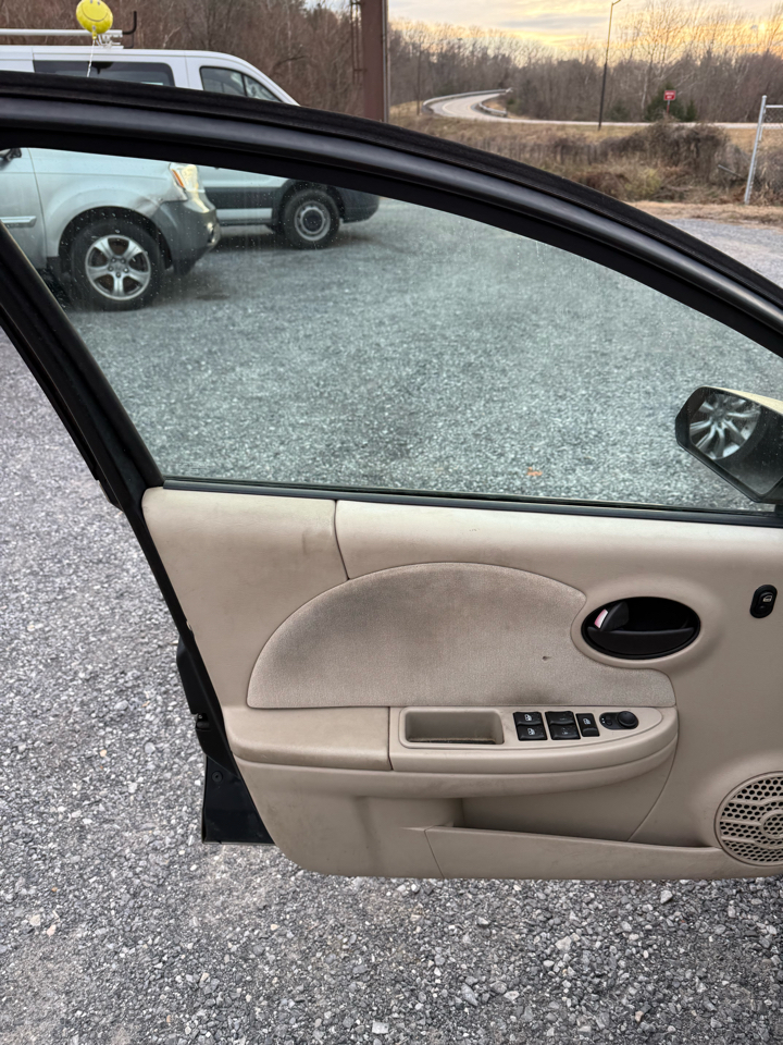 Saturn ION Sedan 3 2003