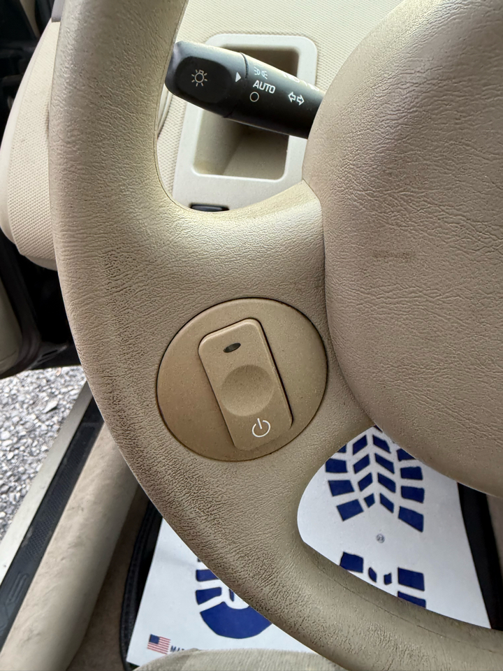 Saturn ION Sedan 3 2003