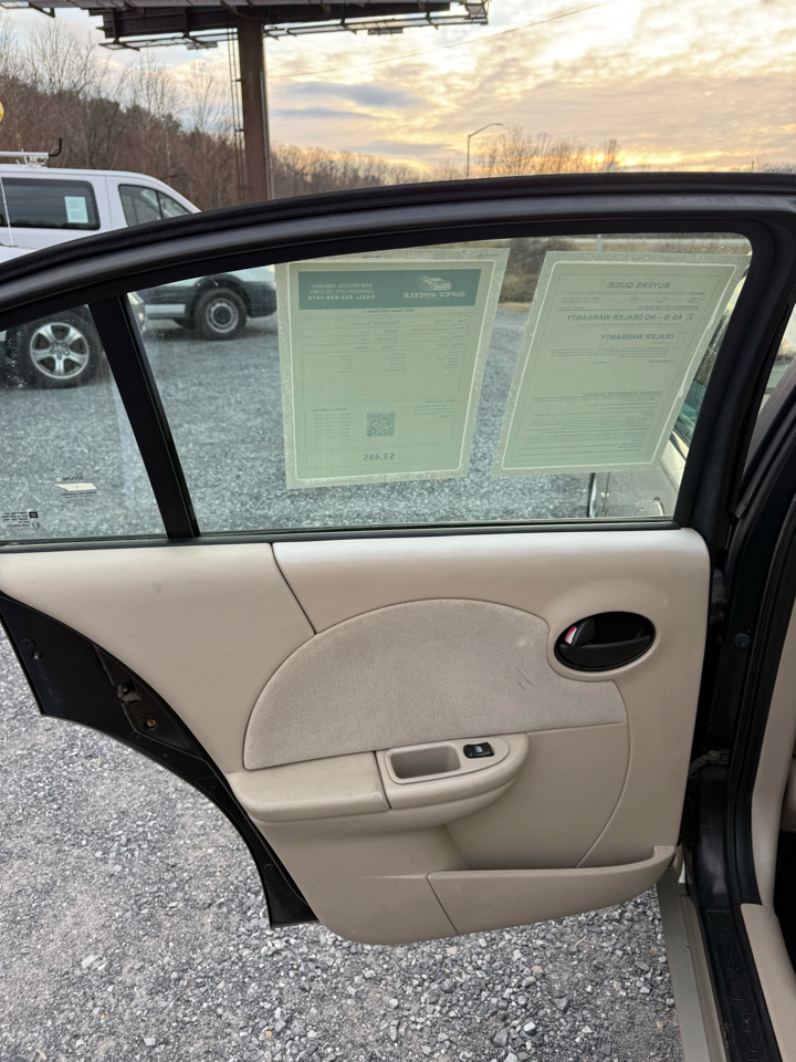 Saturn ION Sedan 3 2003