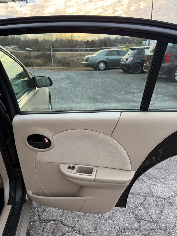 Saturn ION Sedan 3 2003