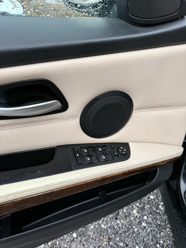 BMW 3-Series 328xi 2009