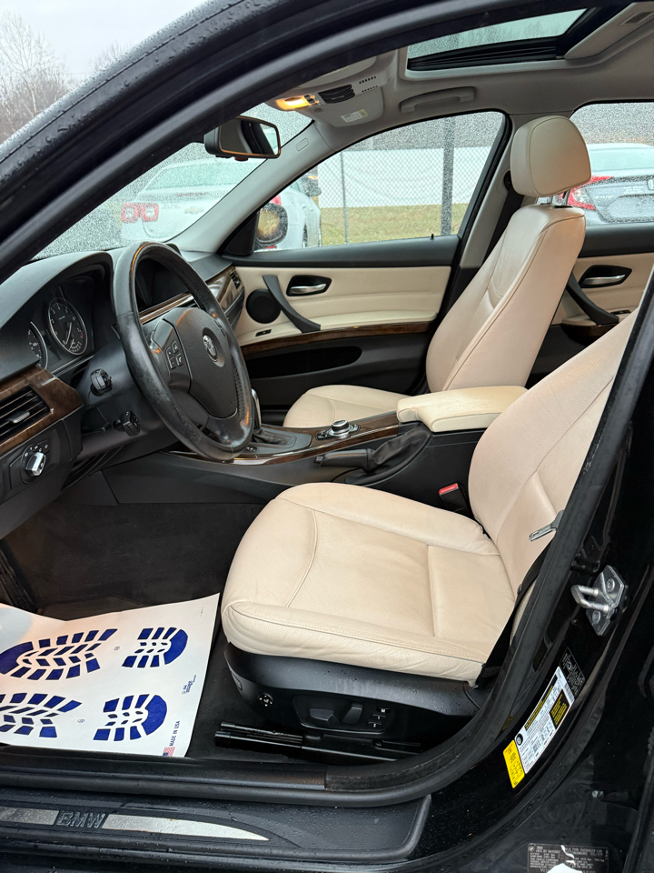 BMW 3-Series 328xi 2009