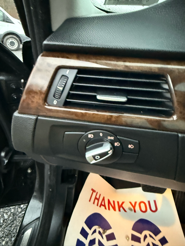 BMW 3-Series 328xi 2009