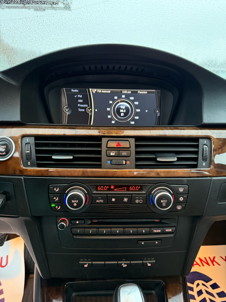 BMW 3-Series 328xi 2009