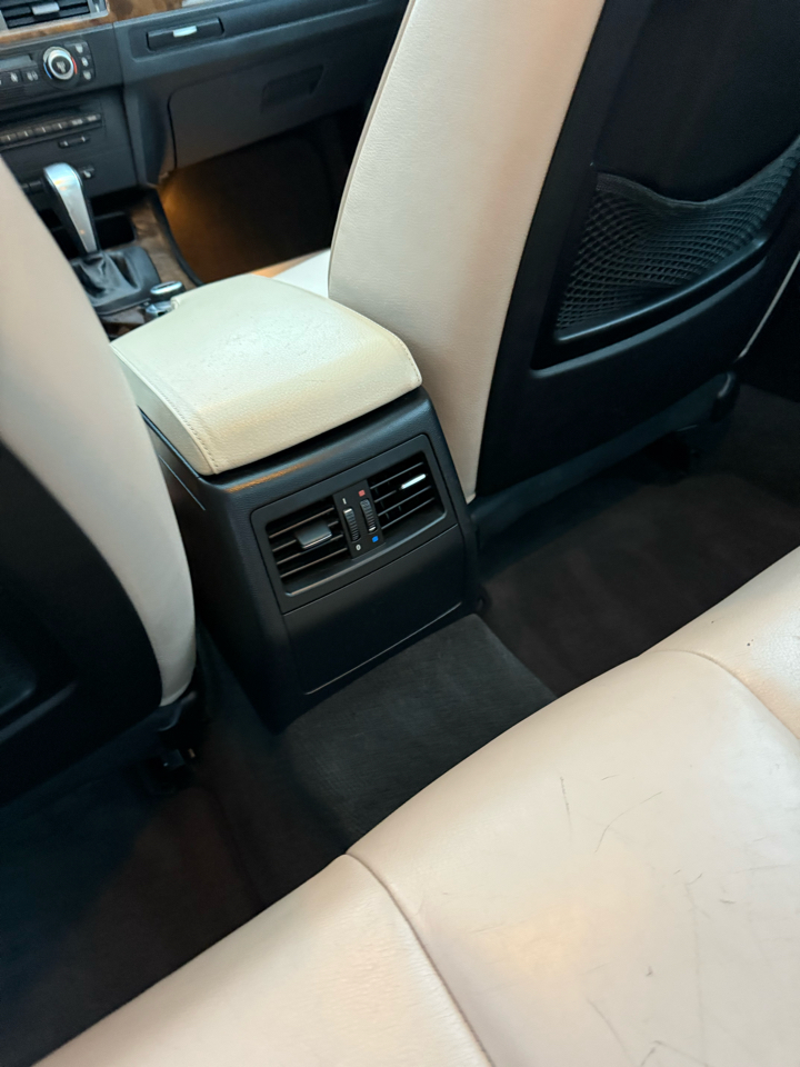 BMW 3-Series 328xi 2009