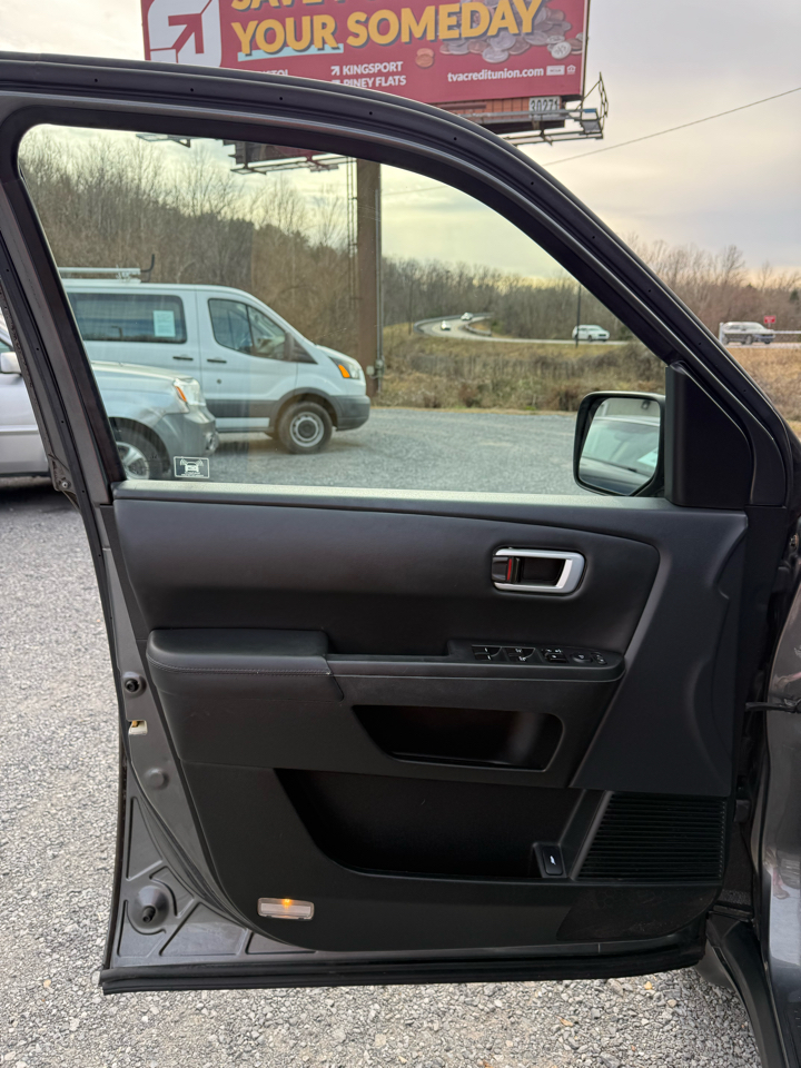 Honda Pilot EX-L 4WD 5-Spd AT with DVD 2012