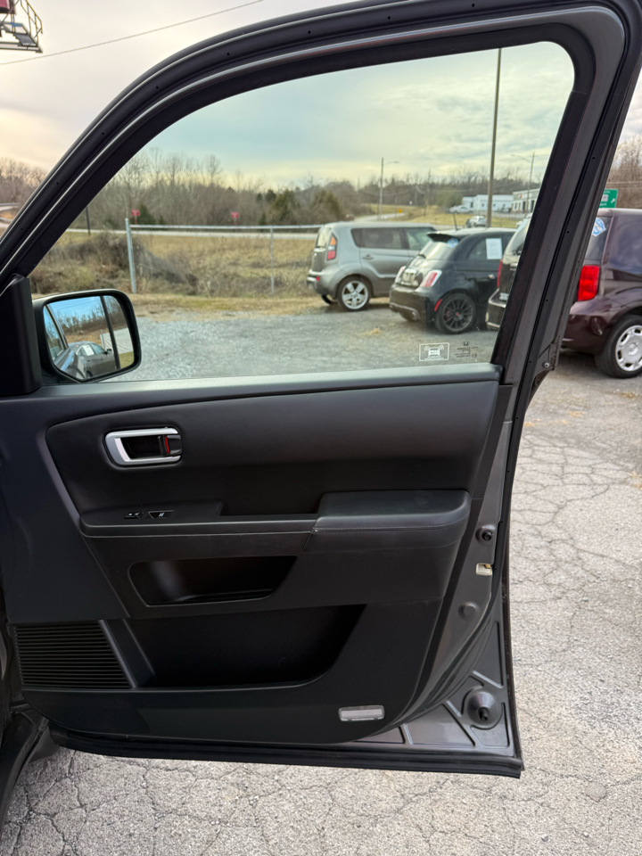 Honda Pilot EX-L 4WD 5-Spd AT with DVD 2012