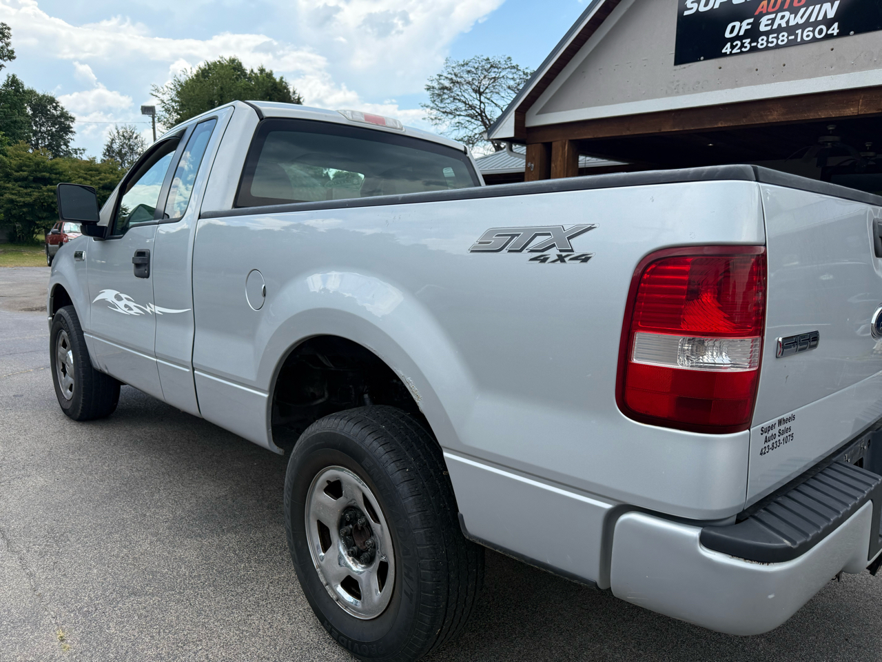 Ford F-150 STX 4WD 2005