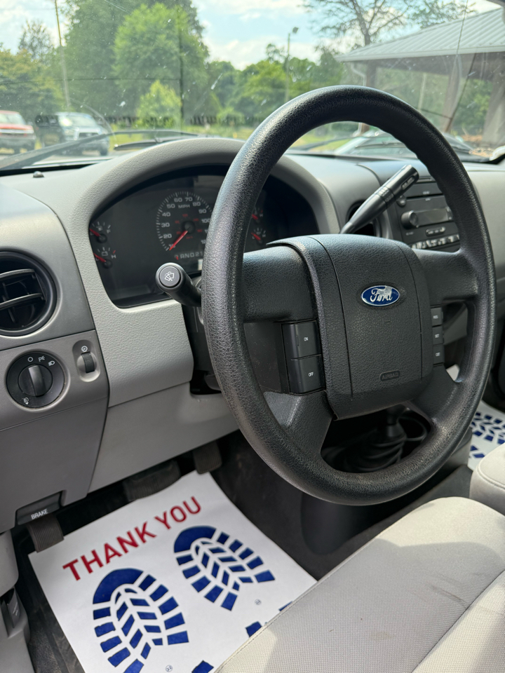 Ford F-150 STX 4WD 2005