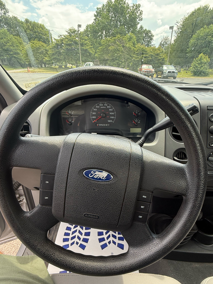 Ford F-150 STX 4WD 2005