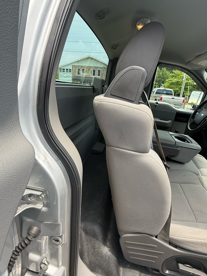 Ford F-150 STX 4WD 2005