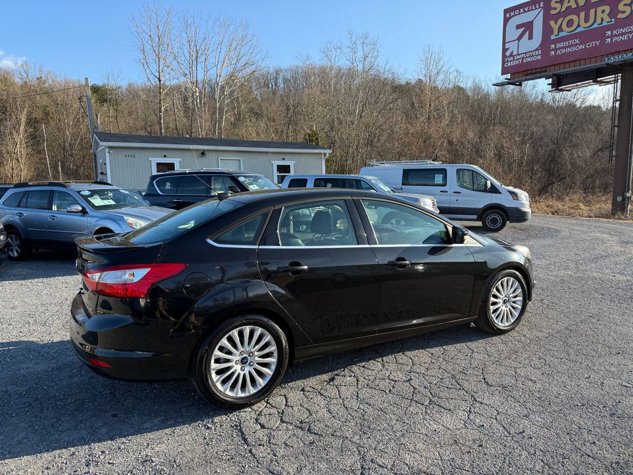 Ford Focus Titanium Sedan 2012
