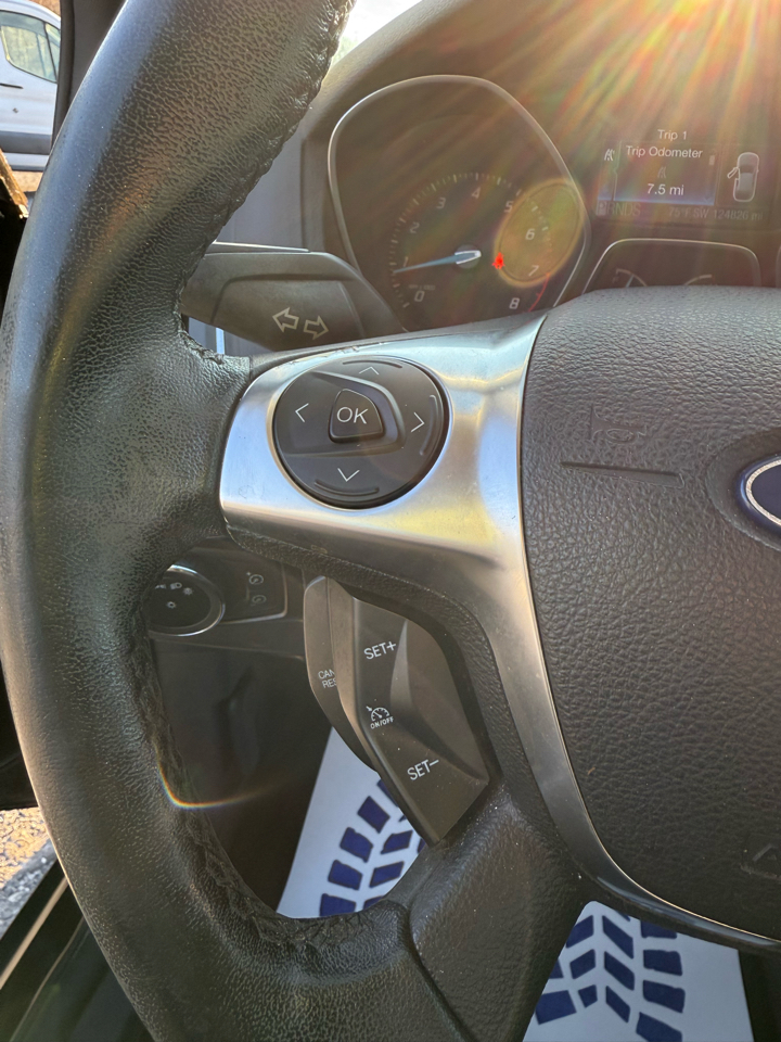 Ford Focus Titanium Sedan 2012