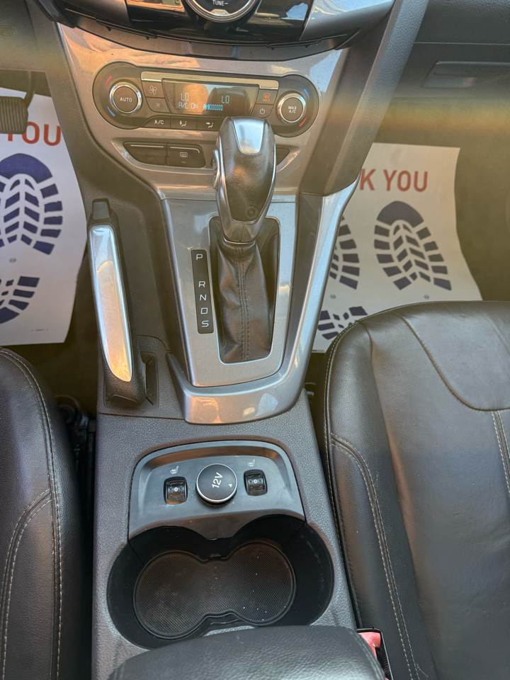 Ford Focus Titanium Sedan 2012