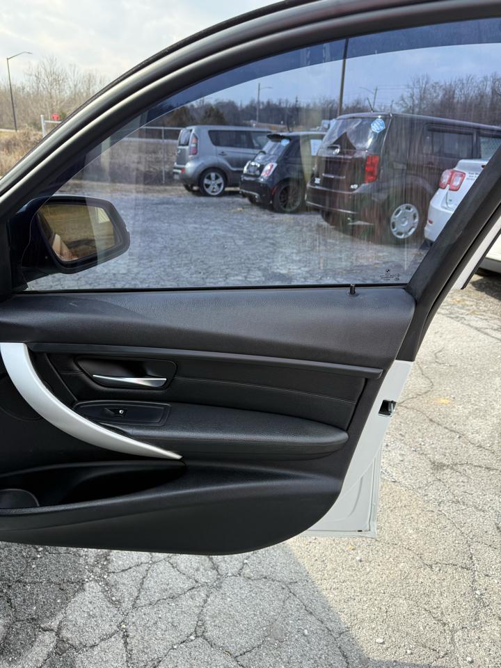 BMW 3-Series 328i Sedan 2013