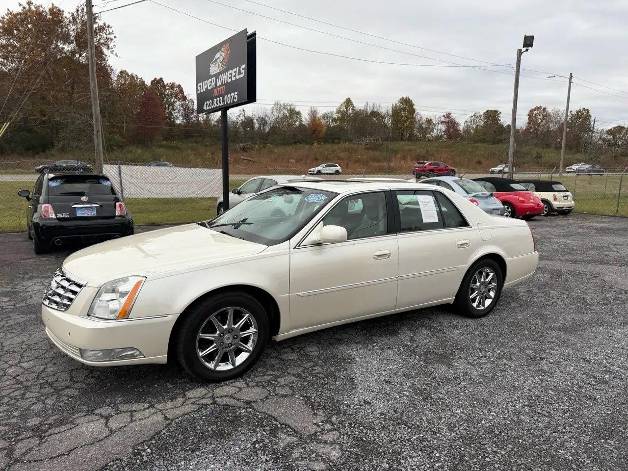 Cadillac DTS Luxury 2010