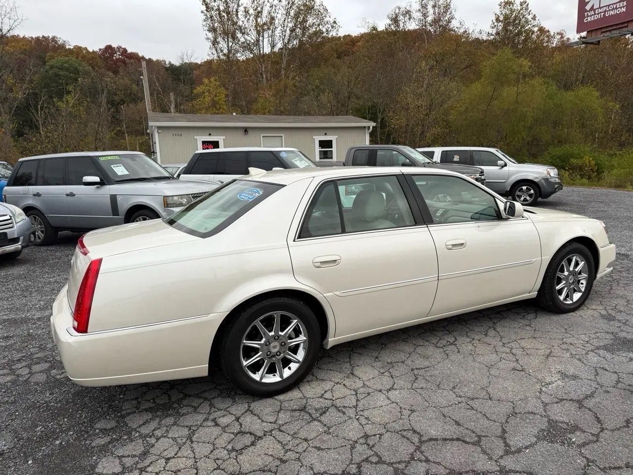 Cadillac DTS Luxury 2010