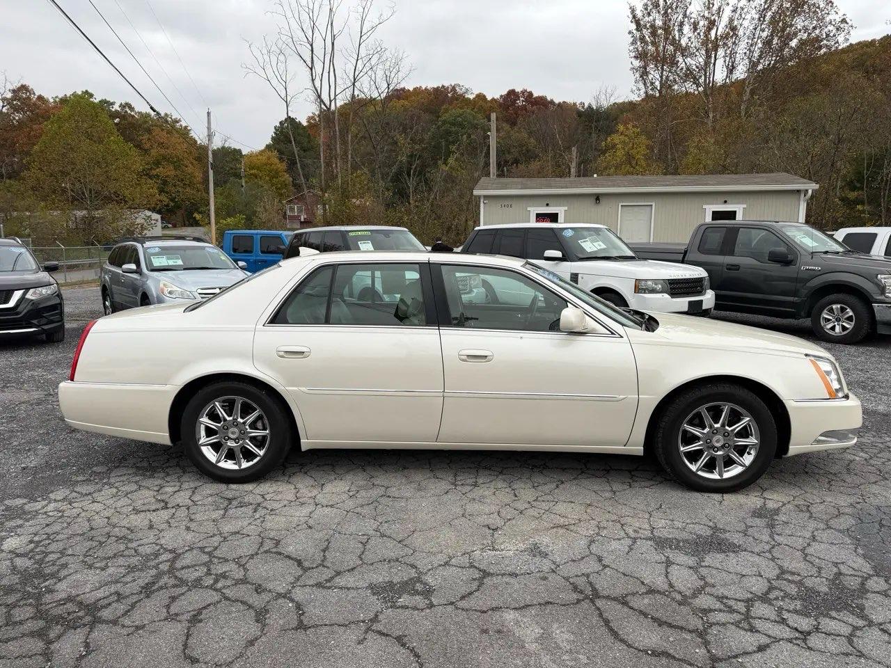 Cadillac DTS Luxury 2010