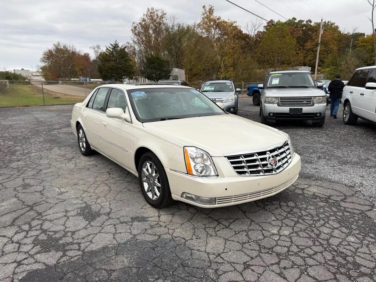 Cadillac DTS Luxury 2010
