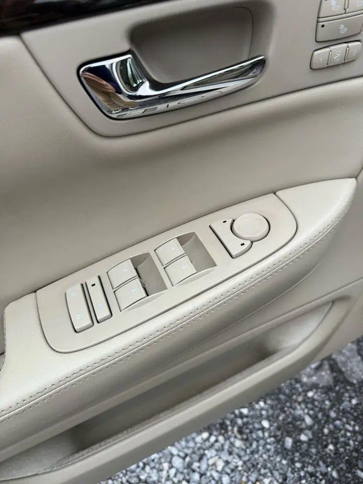 Cadillac DTS Luxury 2010