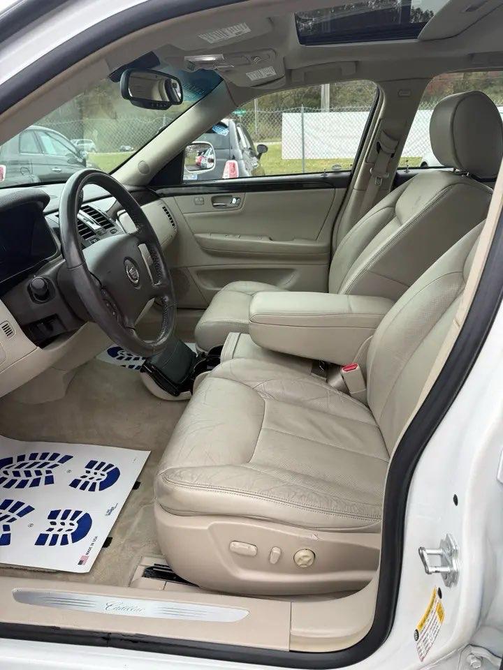 Cadillac DTS Luxury 2010