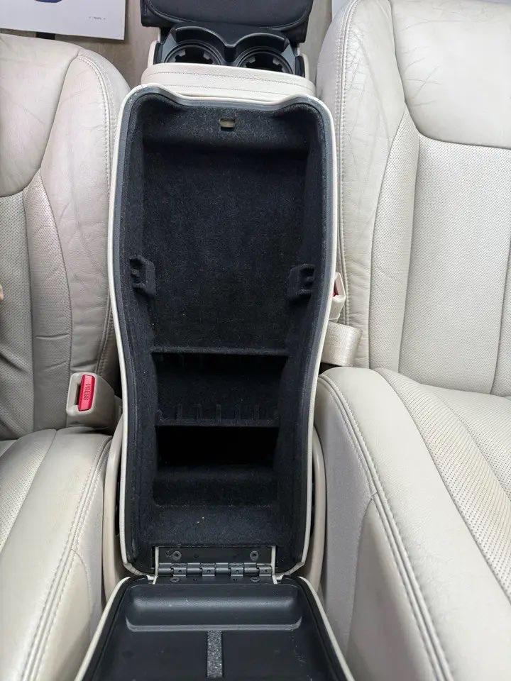 Cadillac DTS Luxury 2010