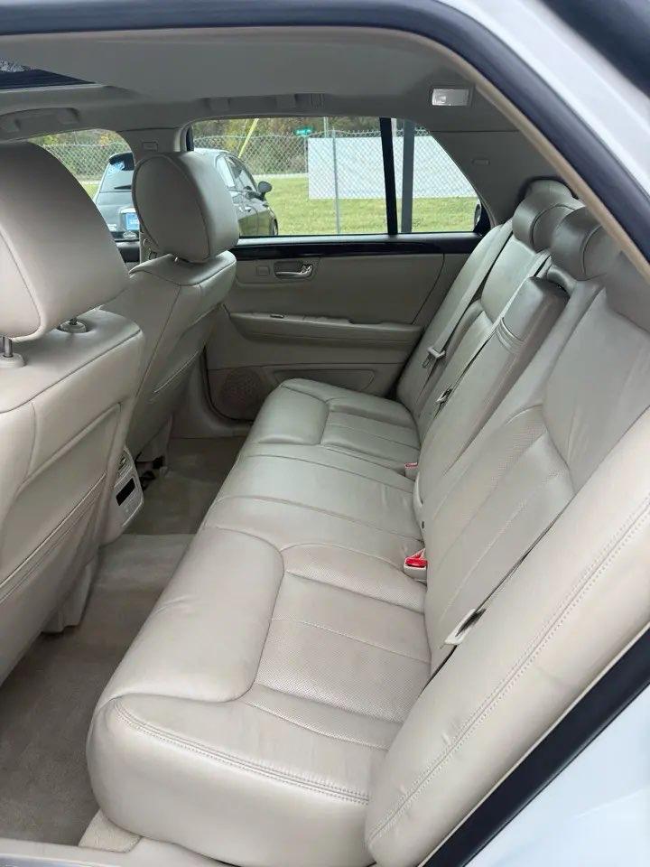 Cadillac DTS Luxury 2010