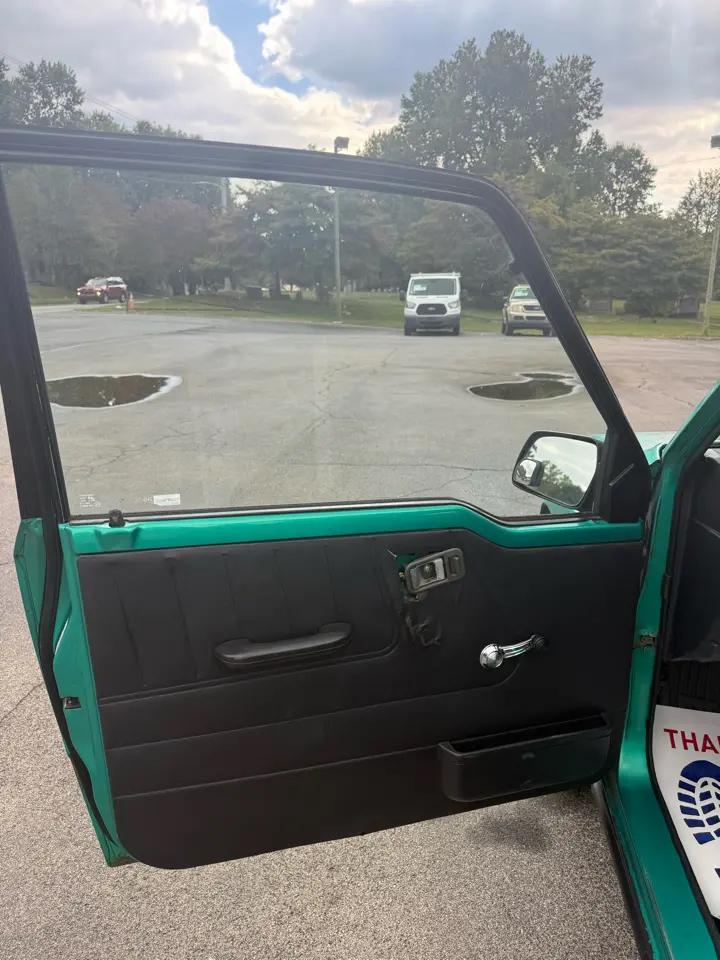 Geo Tracker Convertible 2WD 1994