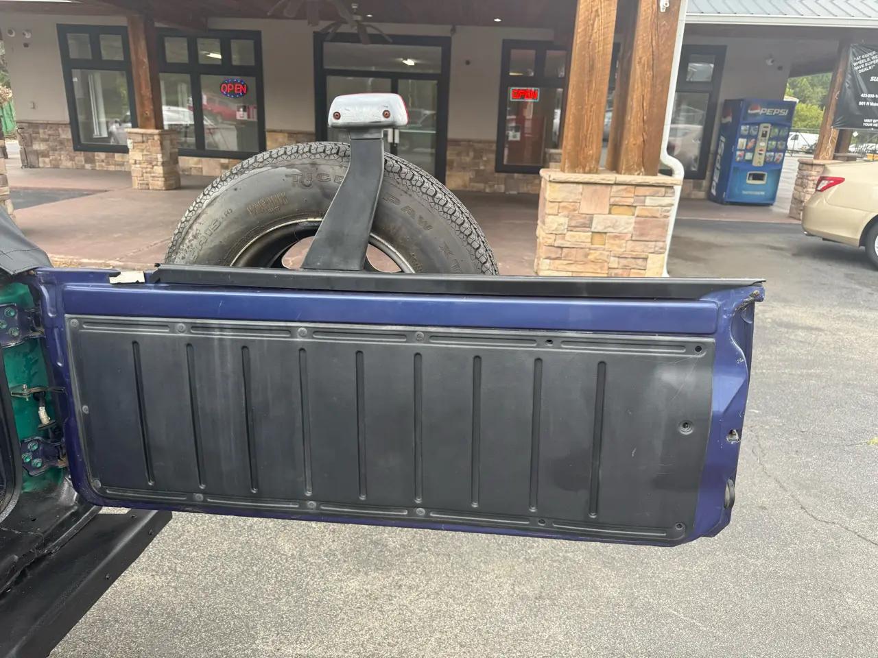 Geo Tracker Convertible 2WD 1994