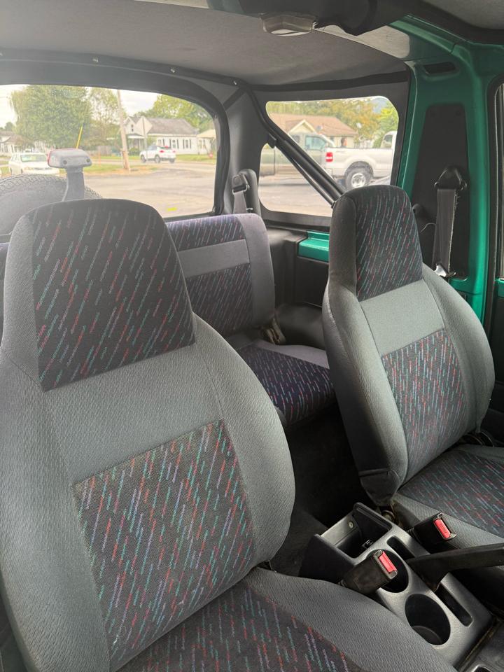 Geo Tracker Convertible 2WD 1994