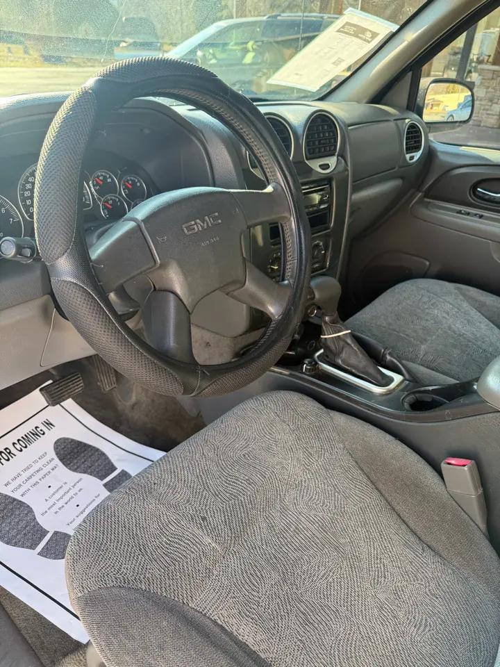 GMC Envoy XL SLE 4WD 2004