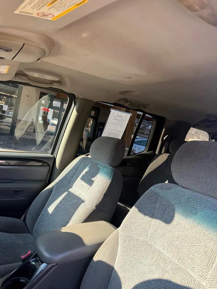 GMC Envoy XL SLE 4WD 2004
