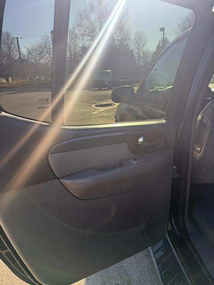 GMC Envoy XL SLE 4WD 2004