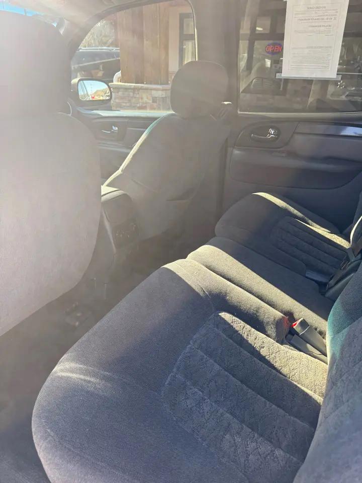 GMC Envoy XL SLE 4WD 2004