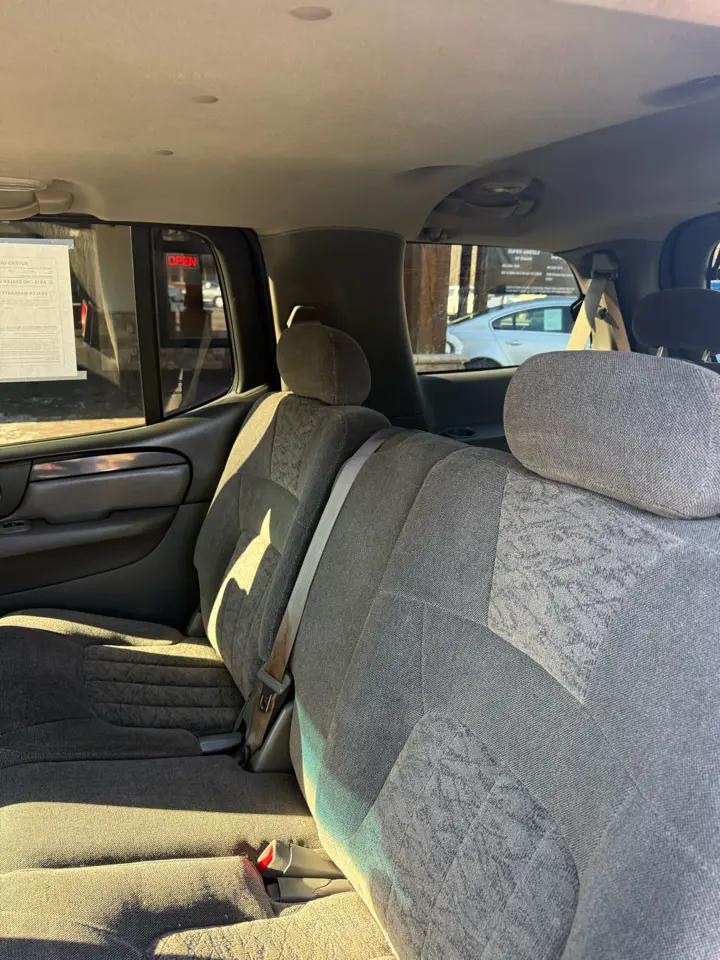 GMC Envoy XL SLE 4WD 2004