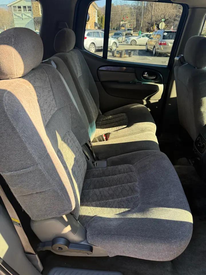 GMC Envoy XL SLE 4WD 2004