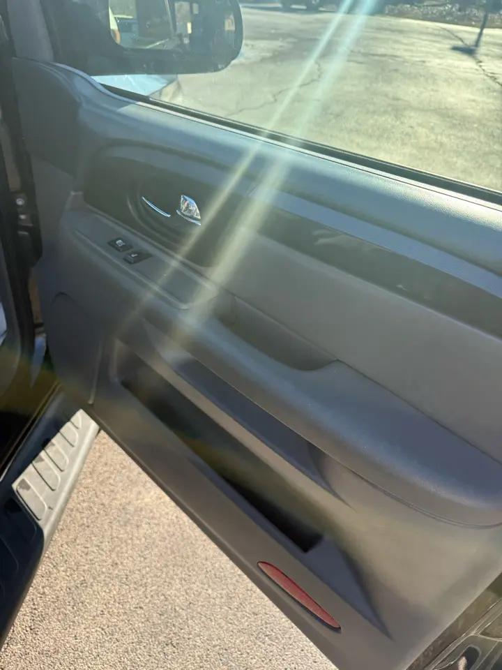 GMC Envoy XL SLE 4WD 2004