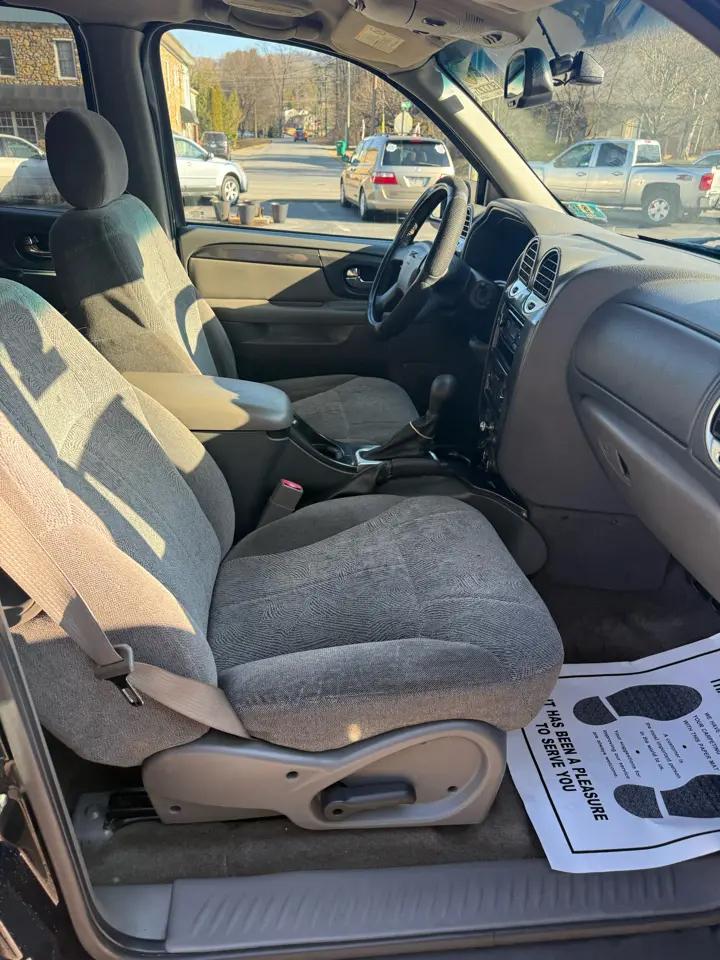 GMC Envoy XL SLE 4WD 2004