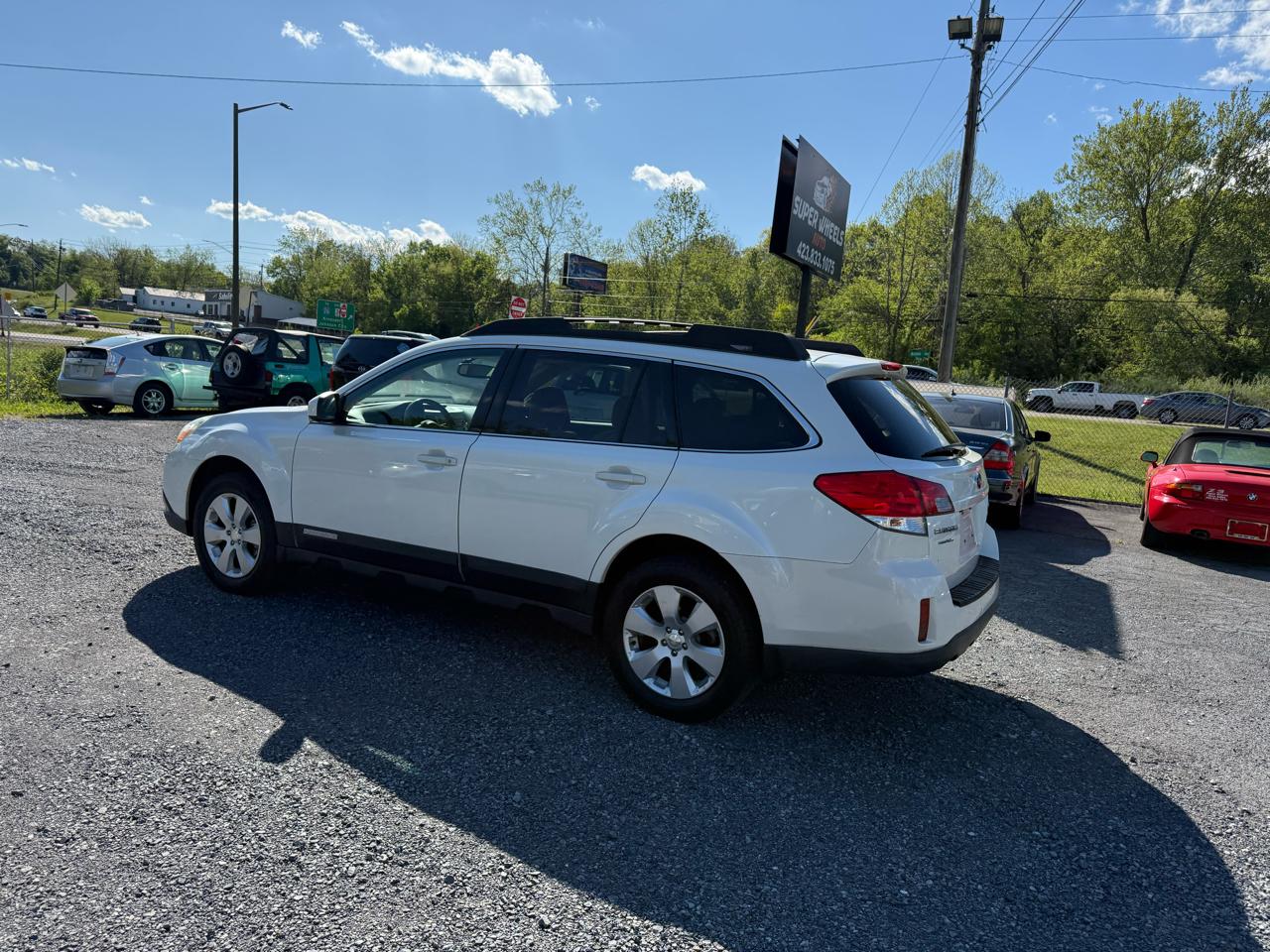 Subaru Outback 2.5i Premium 2011