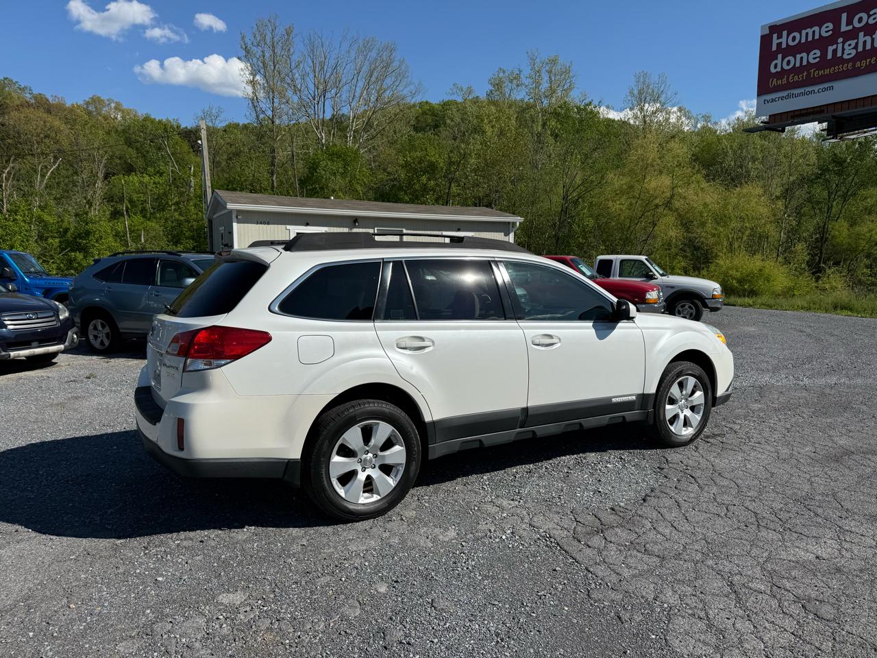 Subaru Outback 2.5i Premium 2011
