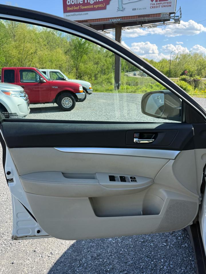 Subaru Outback 2.5i Premium 2011